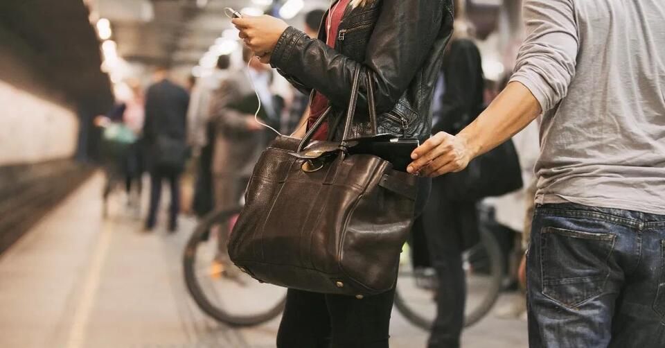 how to avoid pickpockets